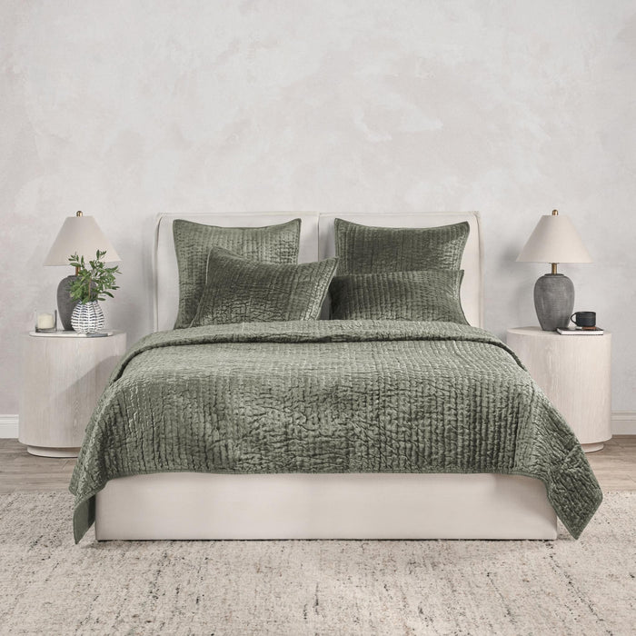 Bari - Velvet Quilt