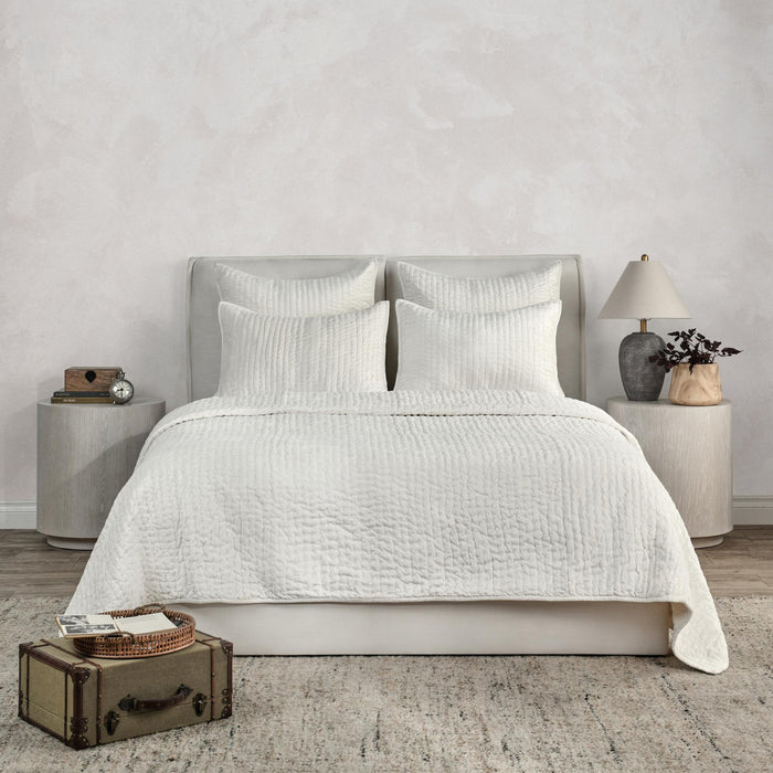 Bari - Velvet Quilt