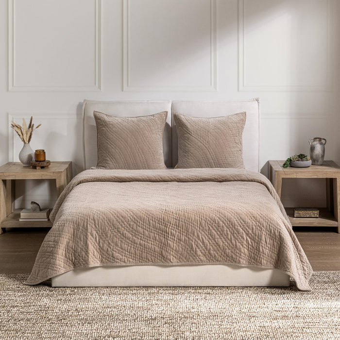 Elms - Velvet Quilt