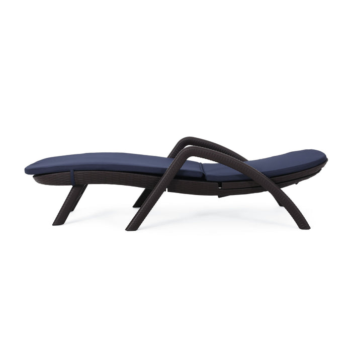 Mikael - Chaise Lounge With Cushion