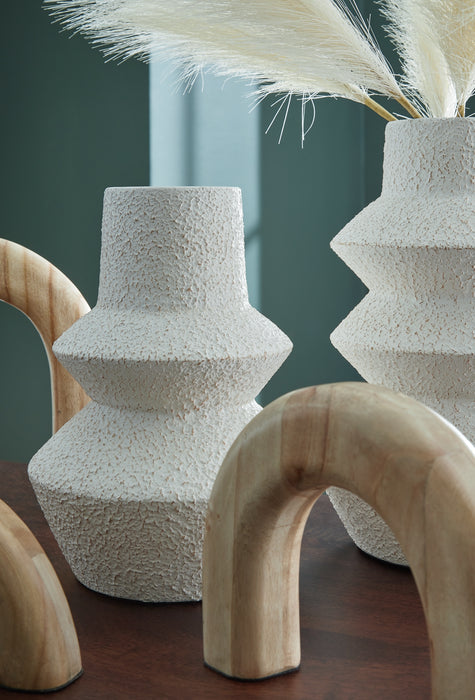 Ashley Express - Maddwarth Accessory Set (5/CN)