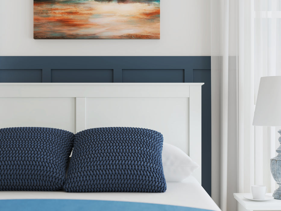 Bostwick Shoals Queen Panel Bed with Mirrored Dresser