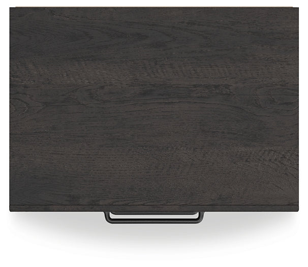 Hollivern Full Panel Bed with Mirrored Dresser, Chest and Nightstand