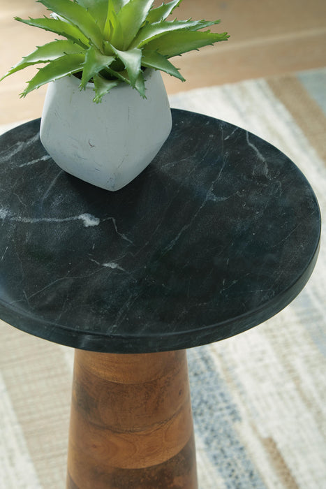 Ashley Express - Quinndon Accent Table