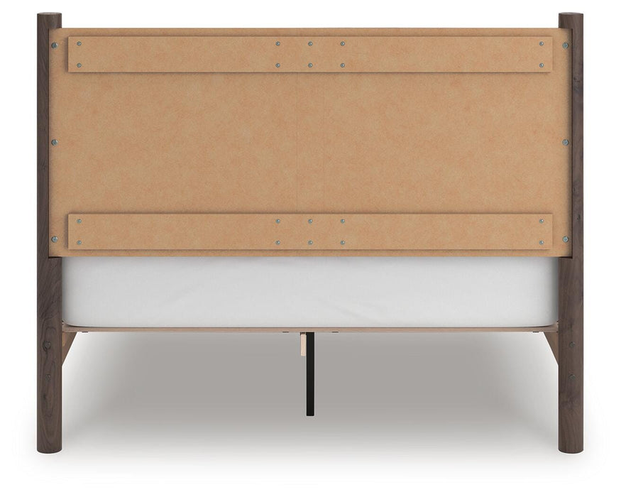 Pamytta Queen Panel Platform Bed, Dresser, Mirror and Nightstand