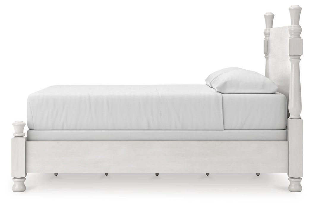 Chadworth California King Poster Bed, Dresser and Mirror